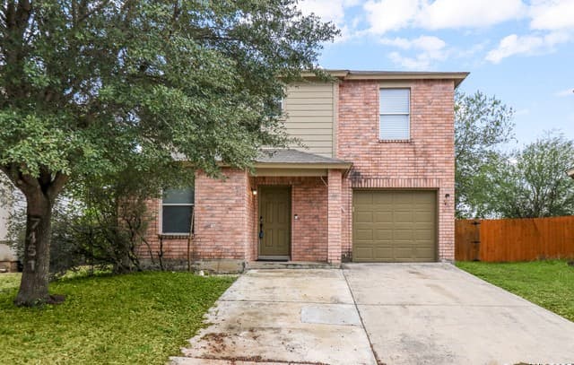 5-bedroom rental at 7451 Circle Farm in San Antonio, TX — photo 2
