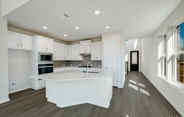 Home for sale at 524 Foxbrook Way in Cibolo, TX — photo 3