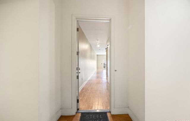 1-bedroom rental at 1401 S Flores St Unit #409 in San Antonio, TX — photo 3