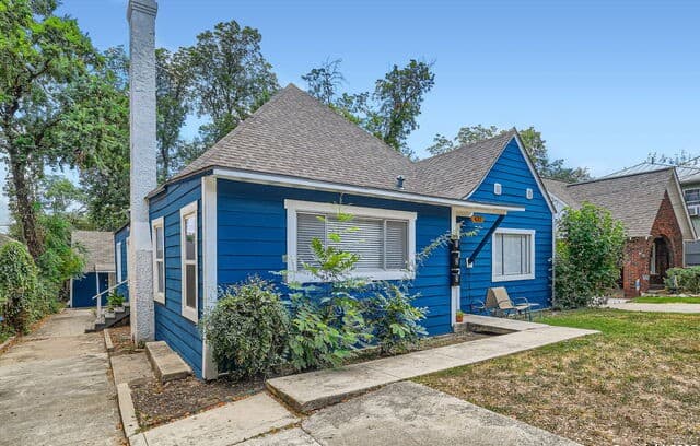 rental at 430 E Magnolia Ave in San Antonio, TX — photo 1