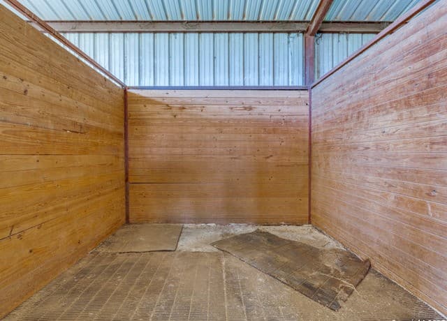 rental at 819 Us Highway 87 in Stockdale, TX — photo 5