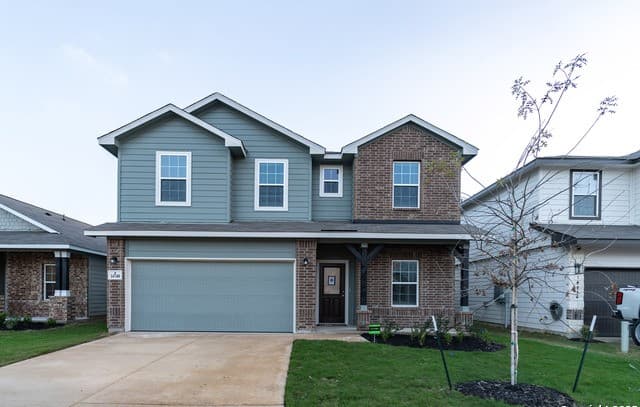 5-bedroom rental at 14740 Sycamore Xing in San Antonio, TX — photo 1
