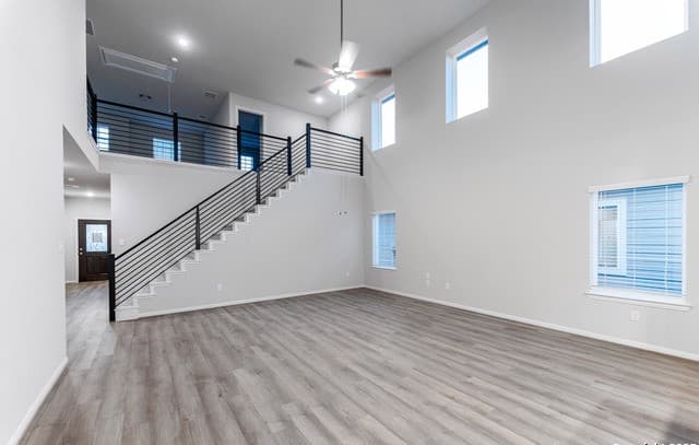5-bedroom rental at 14740 Sycamore Xing in San Antonio, TX — photo 2