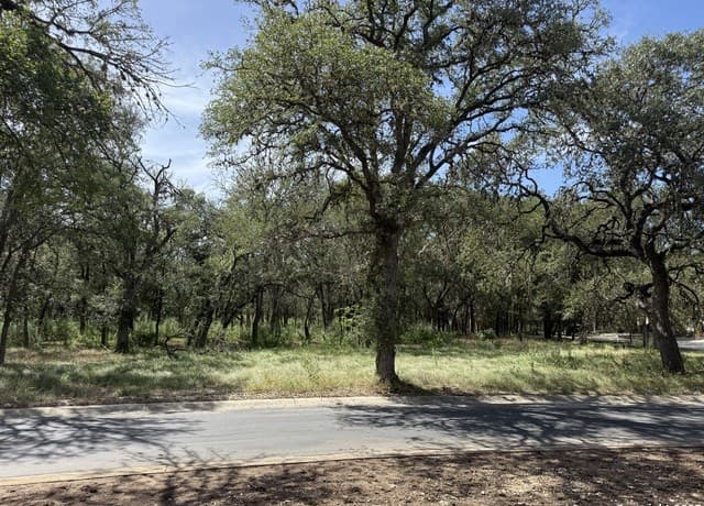 rental at 8403 Wild Wind Park in Garden Ridge, TX — photo 3