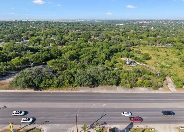 rental at 2259 Bandera in San Antonio, TX — photo 3