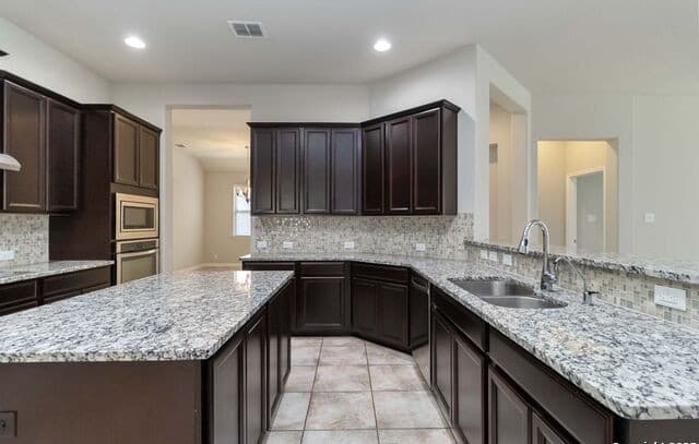 4-bedroom rental at 629 Cavan in Cibolo, TX — photo 4