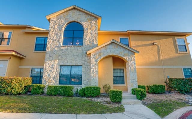 3-bedroom rental at 6160 Eckhert Unit 103 in San Antonio, TX — photo 1