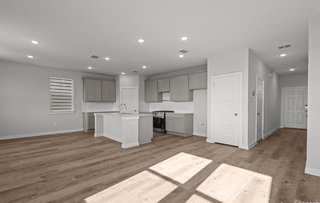 3-bedroom rental at 6523 Bufflehead Bend in Leon Valley, TX — photo 5
