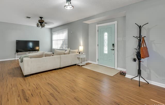 3-bedroom rental at 14686 Stuart Rd in San Antonio, TX — photo 4