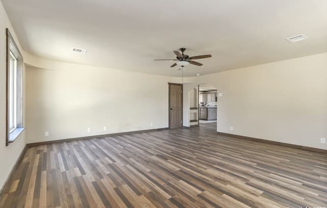 3-bedroom rental at 1260 Comanche in Bandera, TX — photo 4