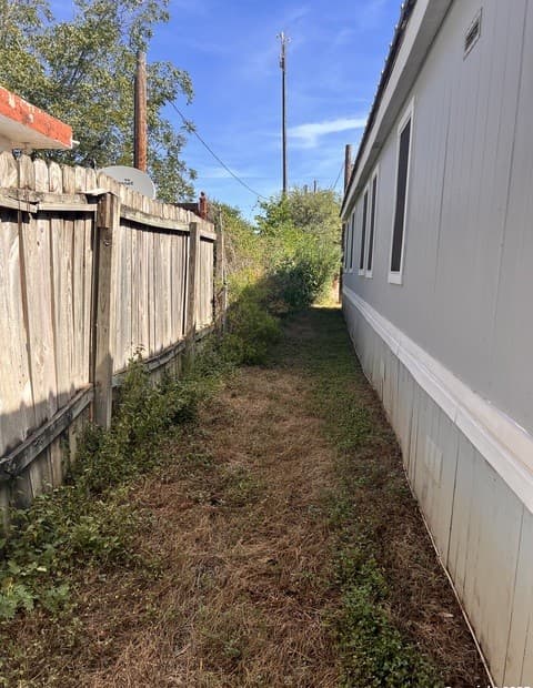 3-bedroom rental at 7614 Von Ormy in Von Ormy, TX — photo 4