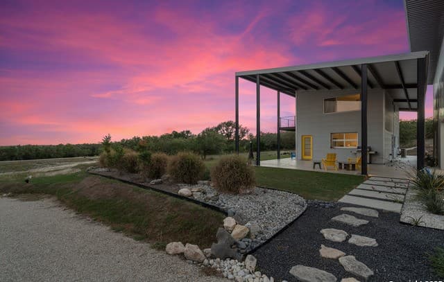 1-bedroom rental at 370 Gray Wolf in Blanco, TX — photo 4