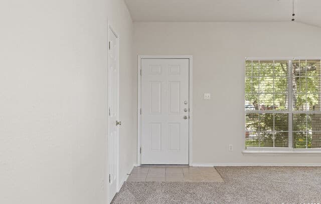 3-bedroom rental at 6954 Cutting Crk in San Antonio, TX — photo 5
