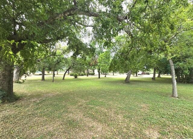 3-bedroom rental at 8360 James in Somerset, TX — photo 4