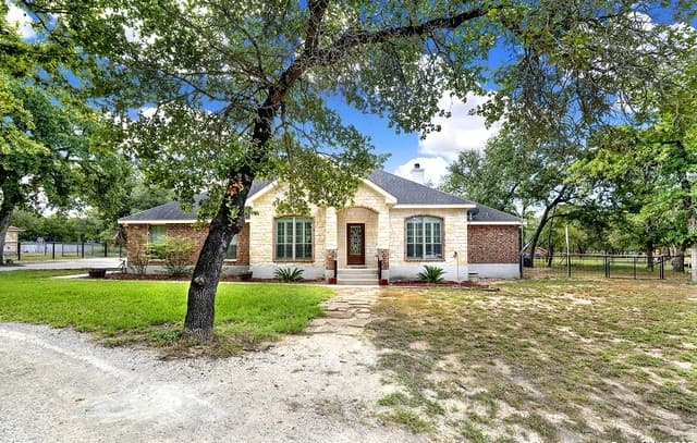 3-bedroom home for sale at 162 Champions in La Vernia TX