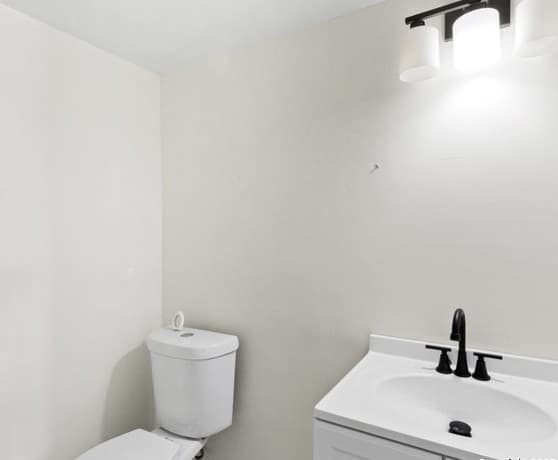 5-bedroom rental at 7810 Hobble in San Antonio, TX — photo 5