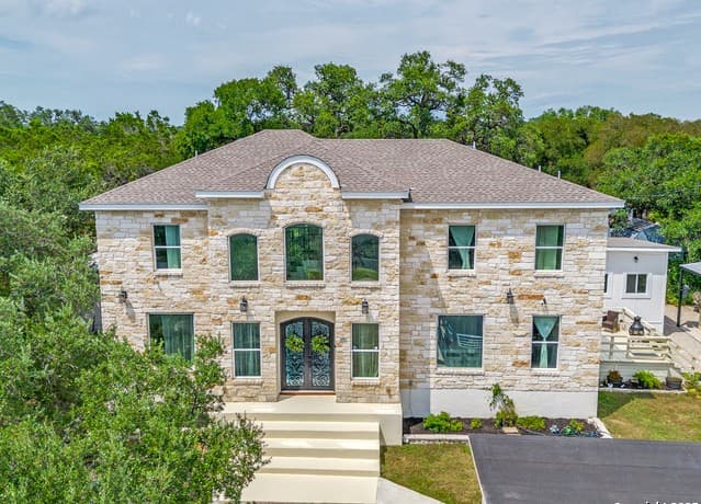 4-bedroom rental at 1071 Hidden Valley in Spring Branch, TX — photo 1