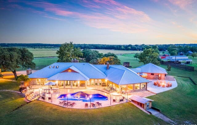 6-bedroom rental at 871 Chimney Valley Rd in Blanco, TX — photo 1
