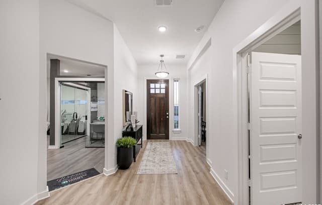 4-bedroom rental at 439 Glenwood Ranch in Cibolo, TX — photo 3