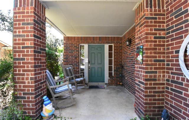 Home for sale at 222 Tapwood Ln in Cibolo, TX — photo 4