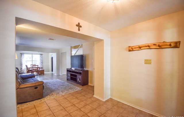 Home for sale at 222 Tapwood Ln in Cibolo, TX — photo 5