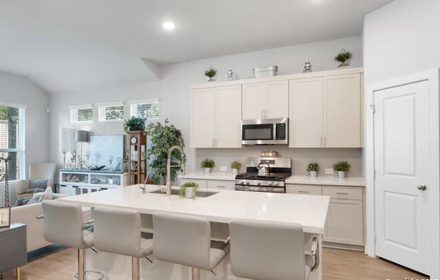 4-bedroom rental at 14850 Maverick Ave in San Antonio, TX — photo 5