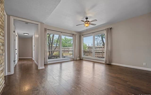 3-bedroom rental at 1802 Edgehill in San Antonio, TX — photo 3