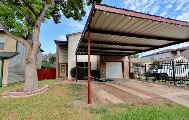 4-bedroom rental at 3647 Cameron Springs in San Antonio, TX — photo 2