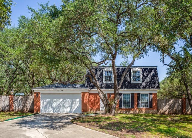 4-bedroom rental at 15101 Encino Verde in San Antonio, TX — photo 1