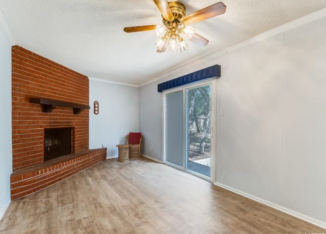 4-bedroom rental at 15101 Encino Verde in San Antonio, TX — photo 2