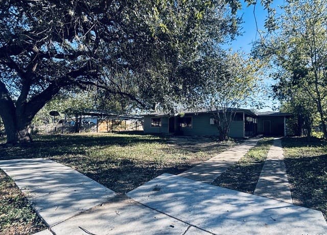 3-bedroom rental at 318 Charcliff in San Antonio, TX — photo 1