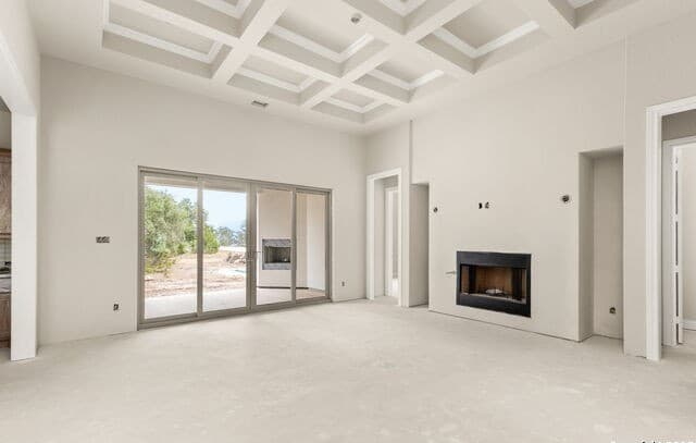 4-bedroom rental at 429 Eider Cove in Spring Branch, TX — photo 2