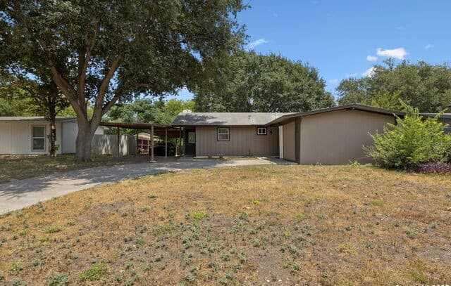 2-bedroom rental at 111 Tropicana Pl in San Antonio, TX — photo 1