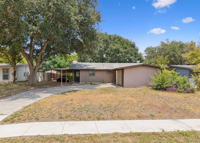 2-bedroom rental at 111 Tropicana Pl in San Antonio, TX — photo 5