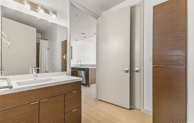 3-bedroom rental at 17902 La Cantera Pkwy Unit 406 in San Antonio, TX — photo 5