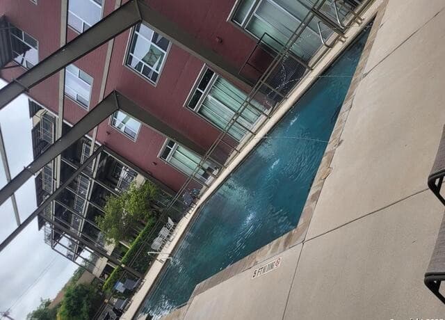 2-bedroom rental at 831 S Flores Unit 3104 in San Antonio, TX — photo 2