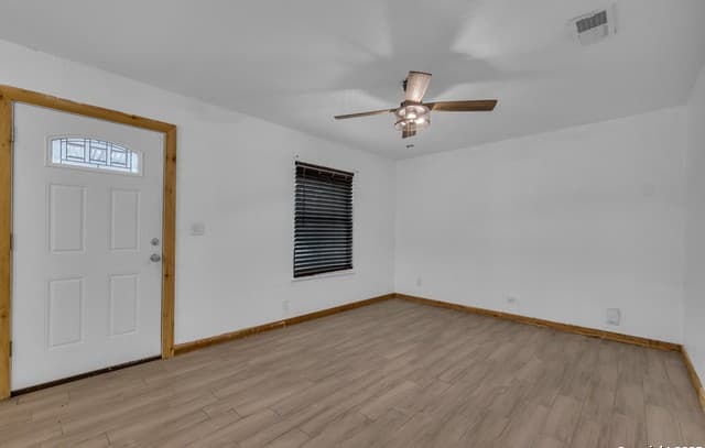 3-bedroom rental at 4818 Castle Guard in San Antonio, TX — photo 2