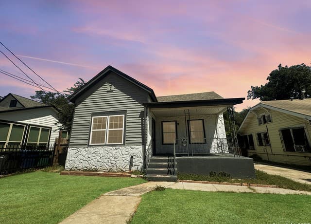 3-bedroom rental at 920 Lamar in San Antonio, TX — photo 1