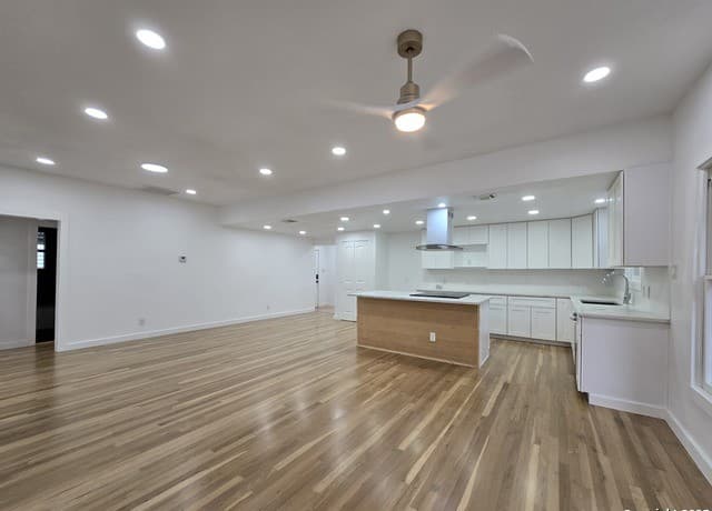 Home for sale at 1514 W Lynwood Ave in San Antonio, TX — photo 2