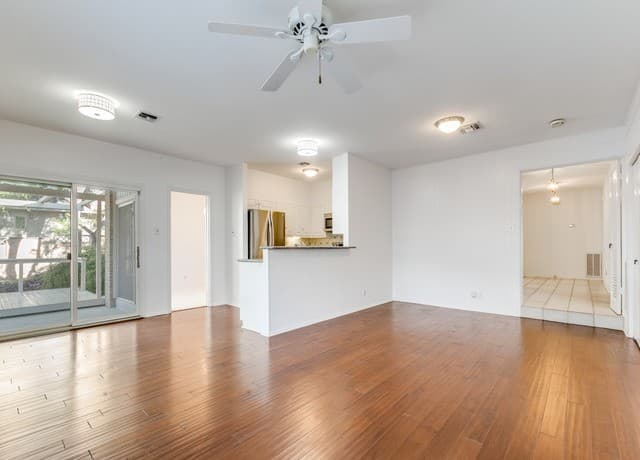 4-bedroom rental at 11111 Whisper Meadow in San Antonio, TX — photo 4