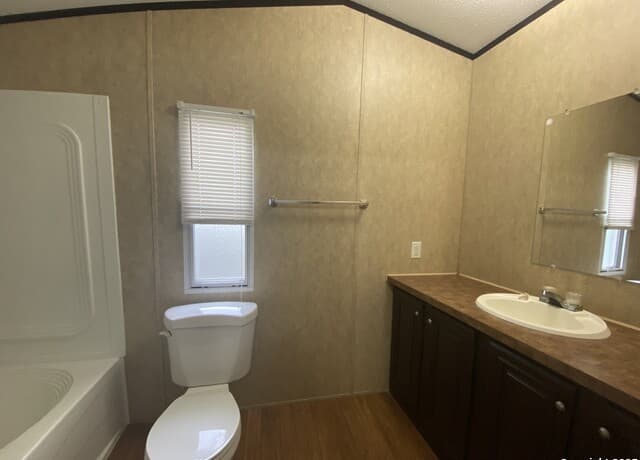 2-bedroom rental at 1215 Southway in Pleasanton, TX — photo 5