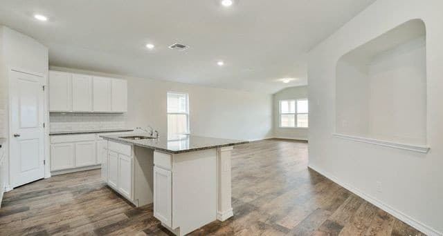 Home for sale at 639 Fluted Shoals in Cibolo, TX — photo 4