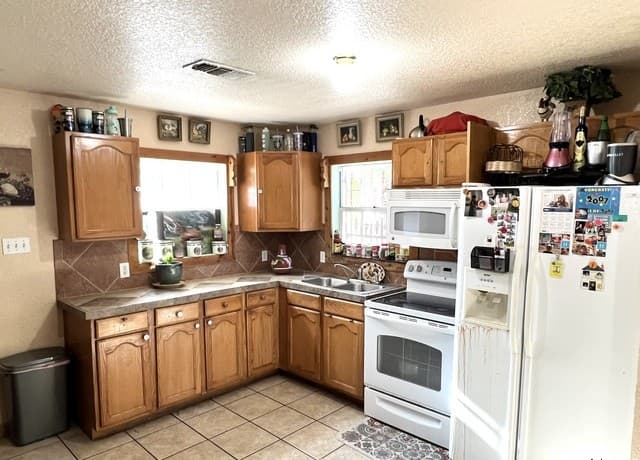 2-bedroom rental at 2502 Salinas in San Antonio, TX — photo 5