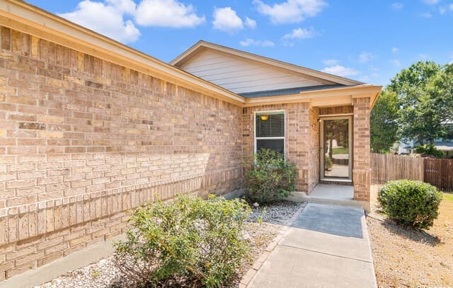 3-bedroom rental at 938 Spello Circle in San Antonio, TX — photo 4