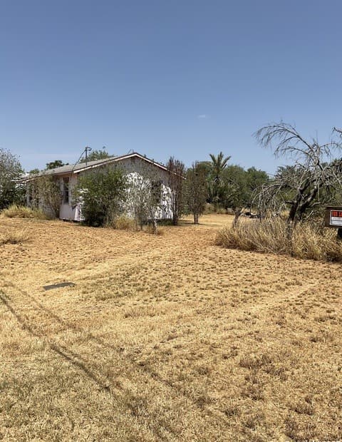 rental at 332 E Salinas in Dilley, TX — photo 5