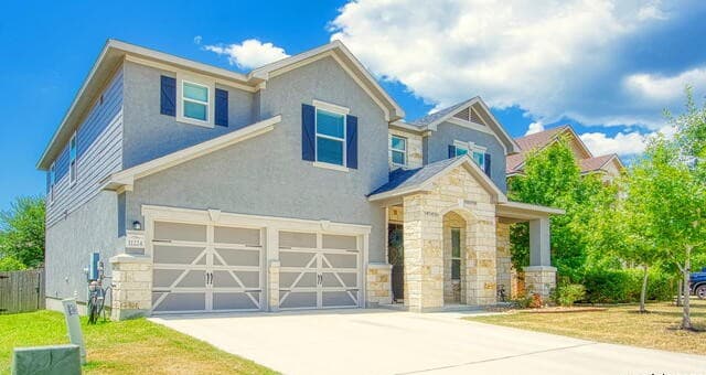 Home for sale at 11224 Hill Top Bend in Helotes, TX — photo 2