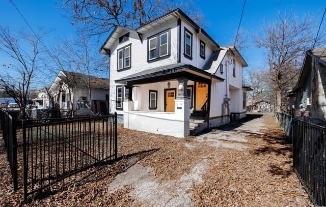 rental at 109 Blue Bonnet in San Antonio, TX — photo 2