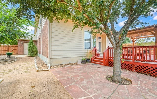5-bedroom rental at 449 Timber Creek in Schertz, TX — photo 5