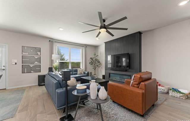4-bedroom rental at 10114 Tierra Roja in San Antonio, TX — photo 4