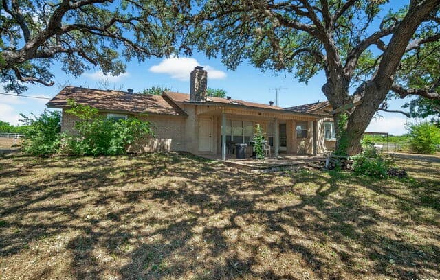 3-bedroom rental at 281 County Road 265 in Hondo, TX — photo 1